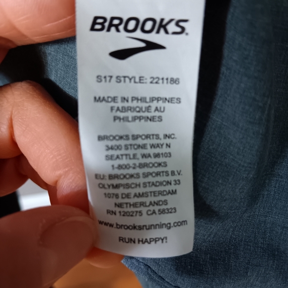Womens Brooks Run Happy Jacket w/pockets/reflector - Picture 11 of 11